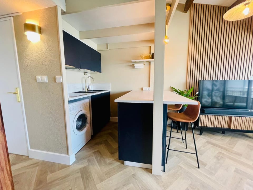 Cap d'Agde T2 4-6 personnes Mezzanine Vue mer Piscine Wifi Apartment in Agde