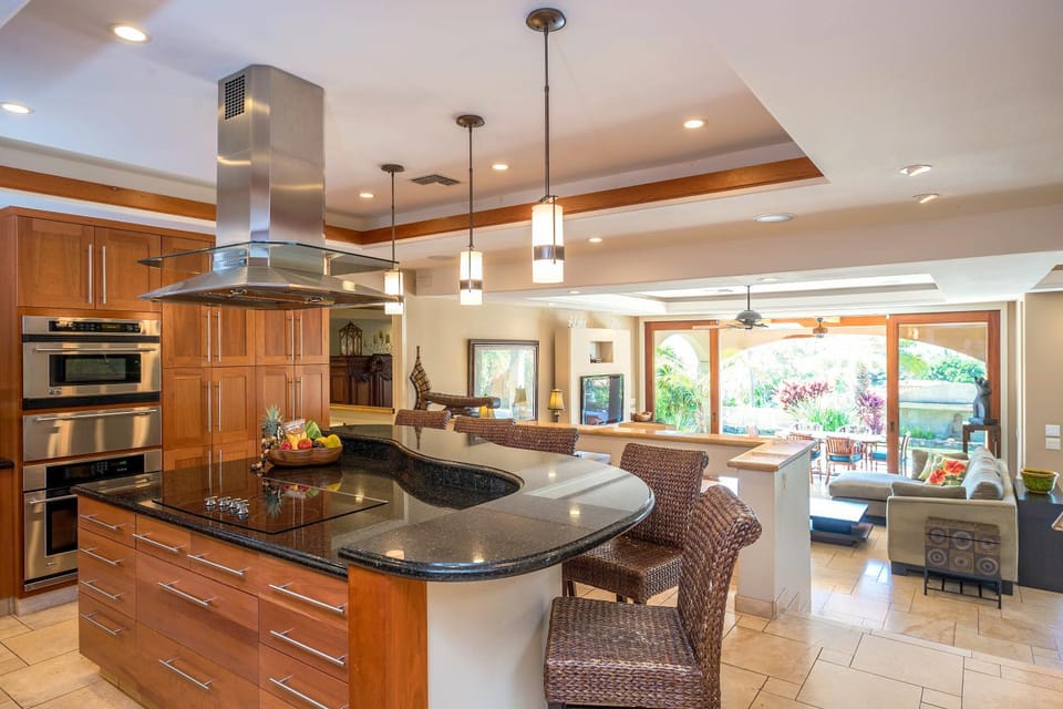Kaanapali Home Amazing Deals!Gorgeous Remodel-4B,4Ba Pool,AC,BBQ, Outdr Shw-View House in Kaanapali