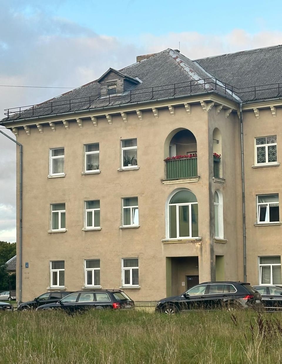 Property building, Day, Parking