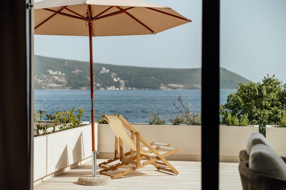 Savina Beachfront Oasis Apartment in Kotor Municipality