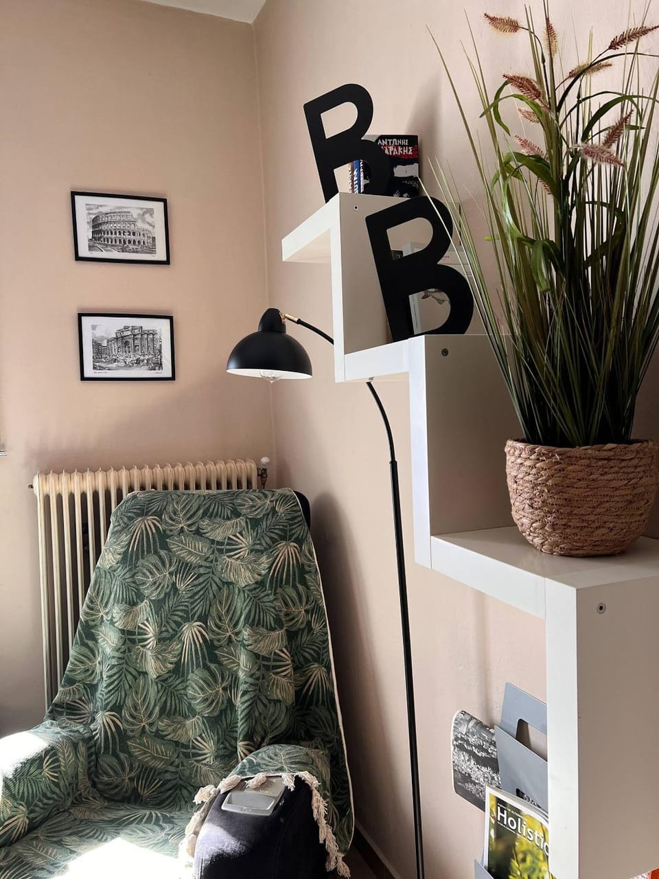 Communal lounge/ TV room, Massage, Seating area