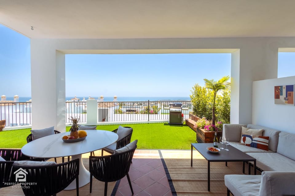 View (from property/room), Balcony/Terrace, Seating area, Sea view