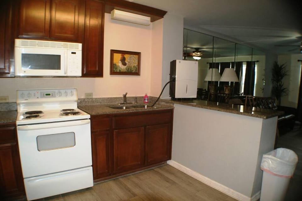 GULFVIEW 108 LUXURIOUS CONDO next Beach Park Isla Blanca Apartment in South Padre Island