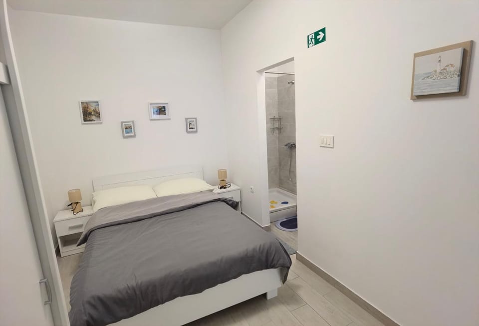 Living room, Dining area, Bedroom