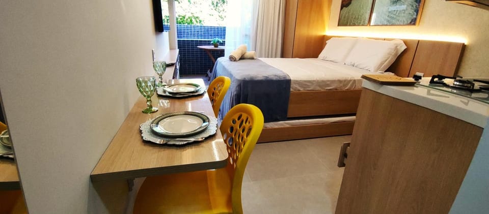 Bed, Kitchen or kitchenette, Living room, Photo of the whole room, Seating area, Bedroom
