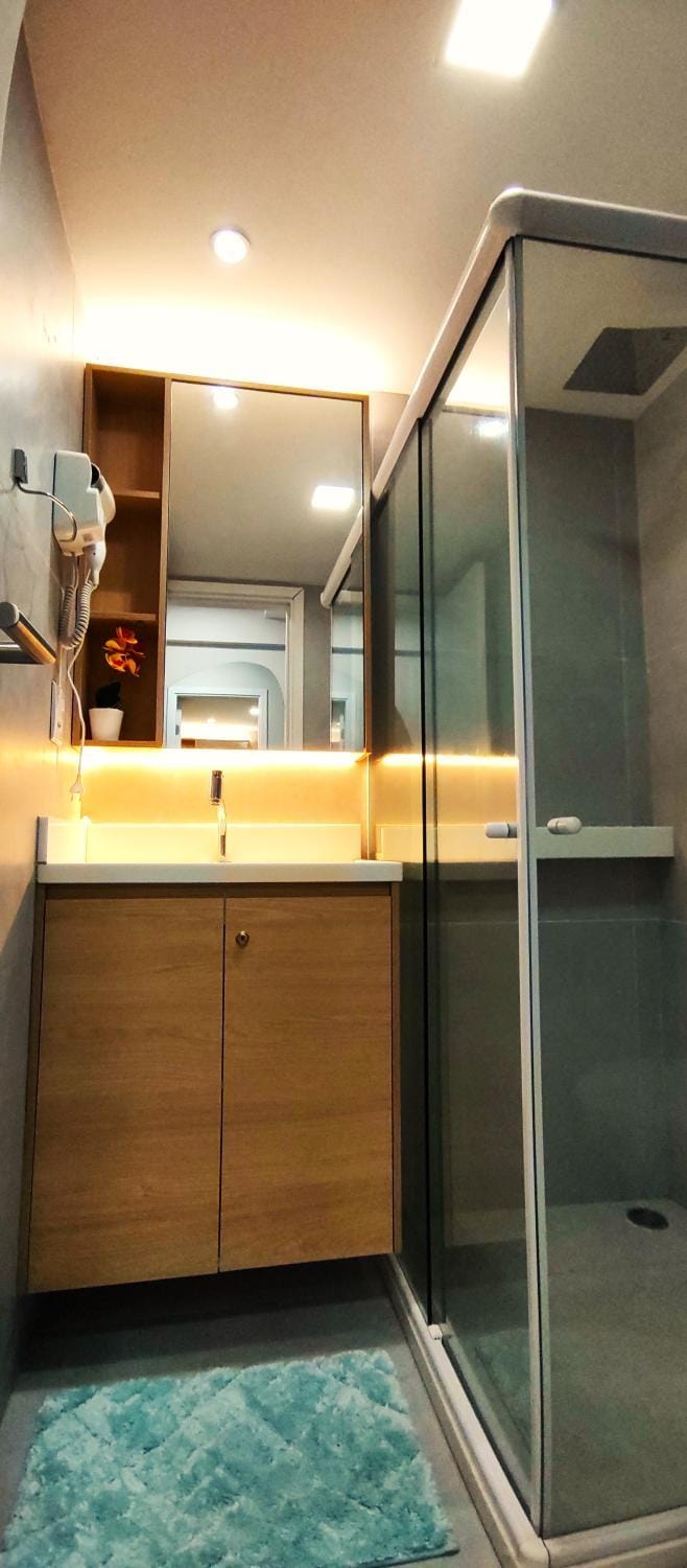 Toilet, Bathroom, Decorative detail