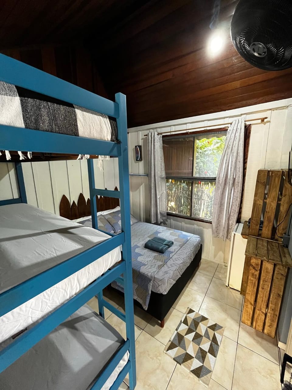 Bed, Photo of the whole room, bunk bed
