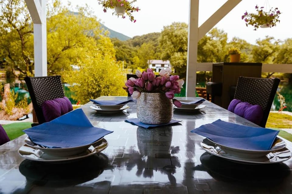 Patio, Spring, Day, Natural landscape, Garden, Dining area, Garden view, Mountain view