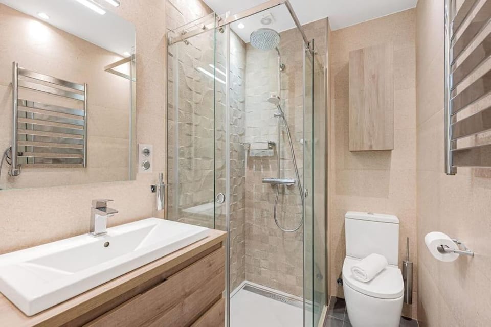 Shower, Bathroom