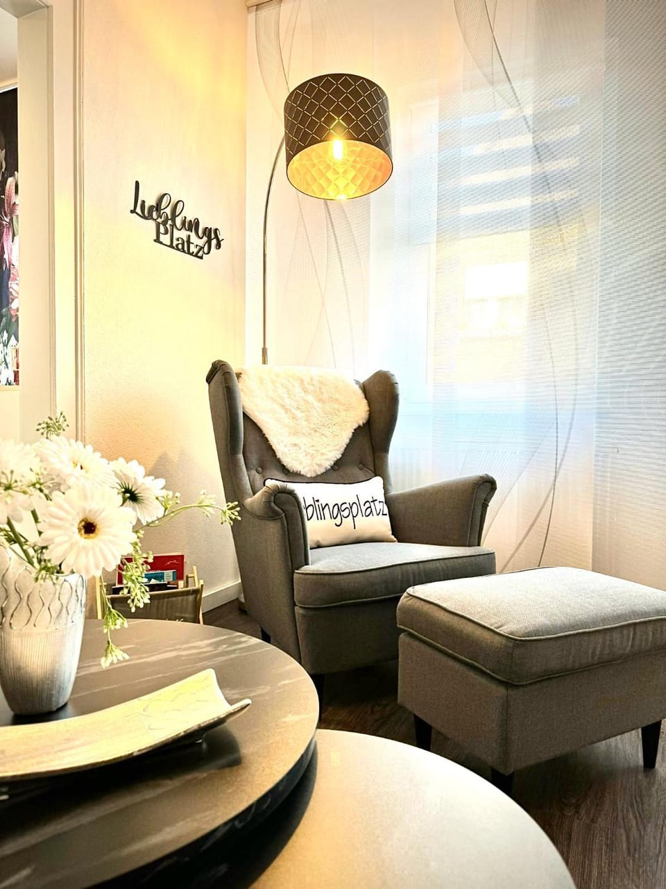 Living room, Seating area