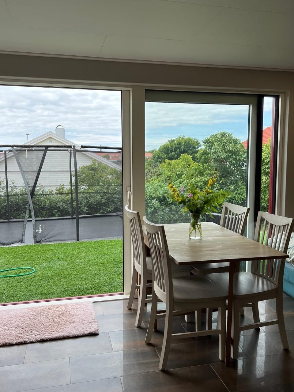 Garden, Dining area