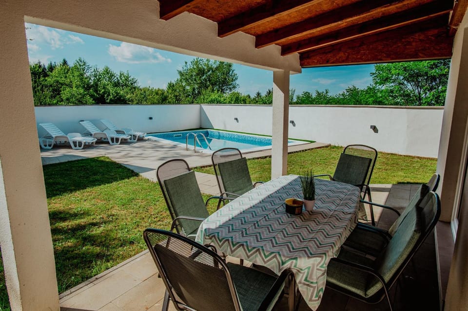 Inner courtyard view