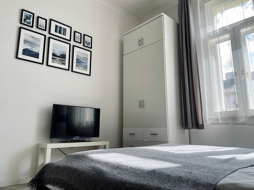 Bed, TV and multimedia