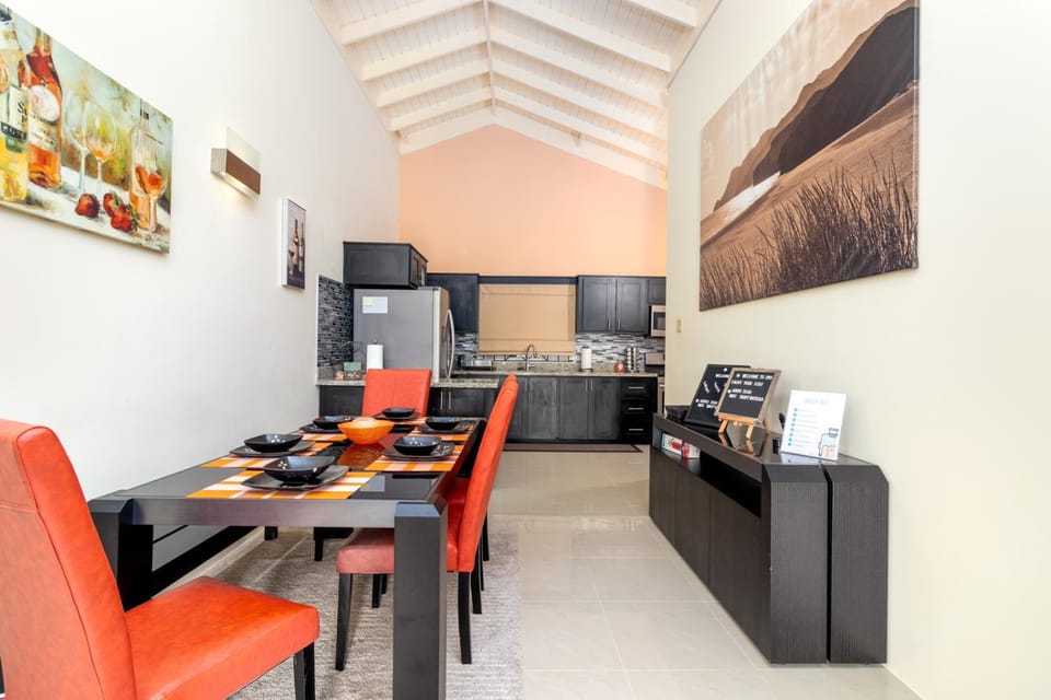 Kitchen or kitchenette, Living room, Dining area