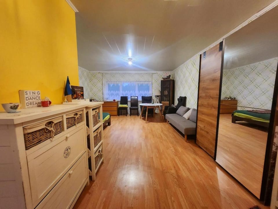 Bed, Living room, Photo of the whole room, Bedroom, wardrobe