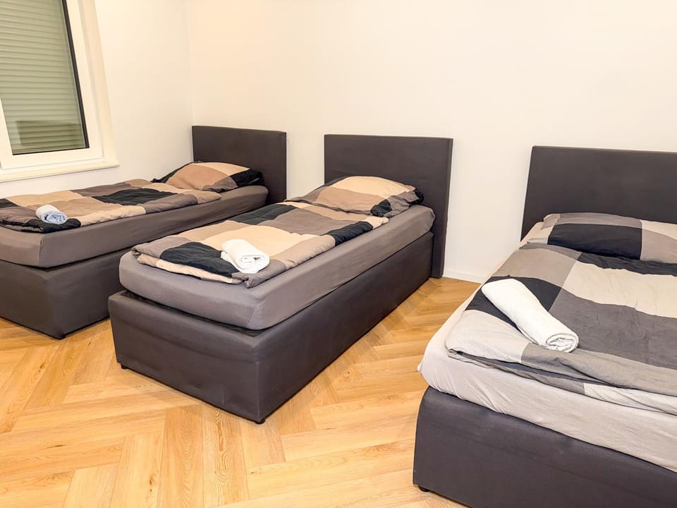 Bed, Photo of the whole room, Bedroom, towels