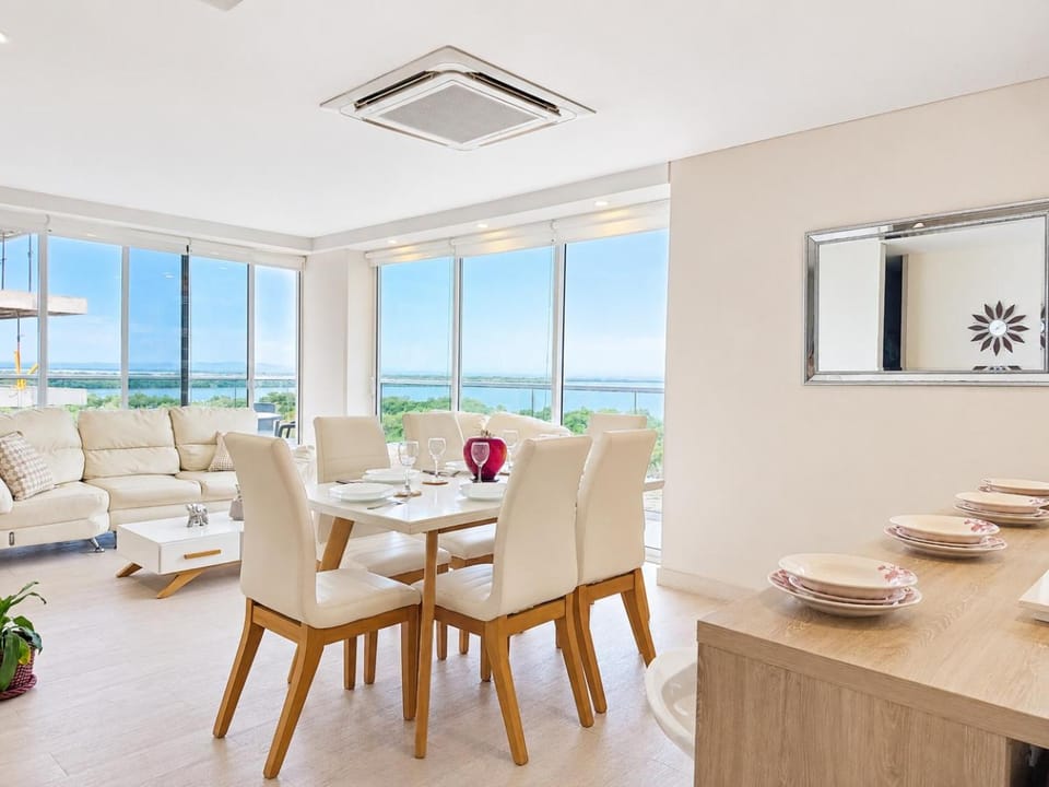 Living room, Dining area