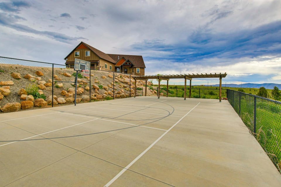 Exciting Garden City Gem w/ Home Theater & Hot Tub House in Garden City