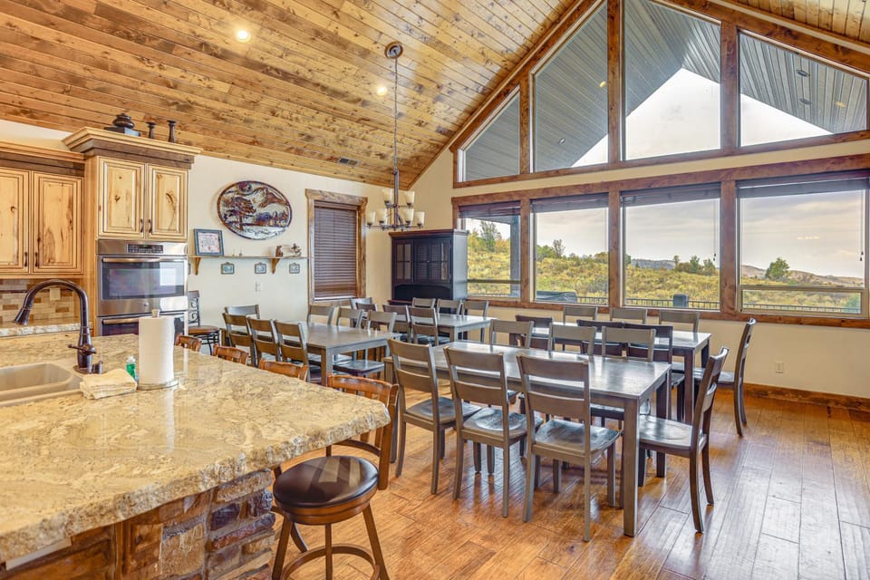 Exciting Garden City Gem w/ Home Theater & Hot Tub House in Garden City