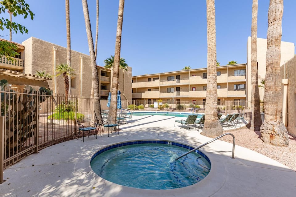 Scottsdale Chic Condo-Walk To Old Town Scottsdale House in Paradise Valley