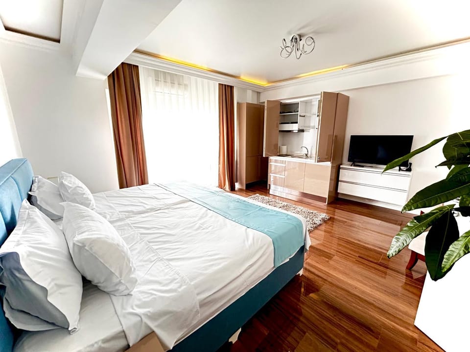 Luna Studio White Tower Apartment in Constanta