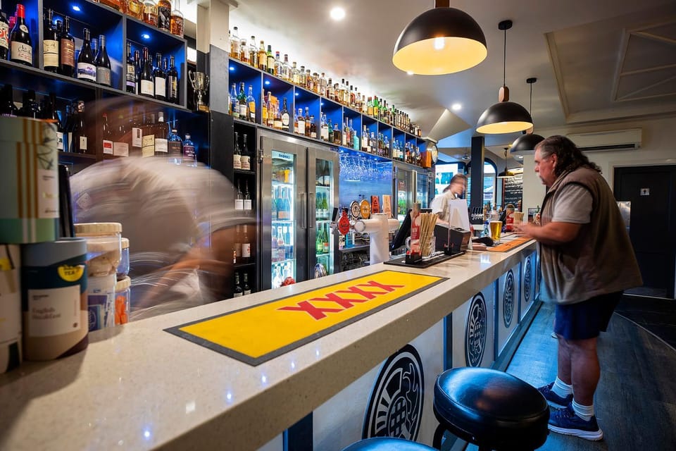 Lounge or bar, Food and drinks, Drinks