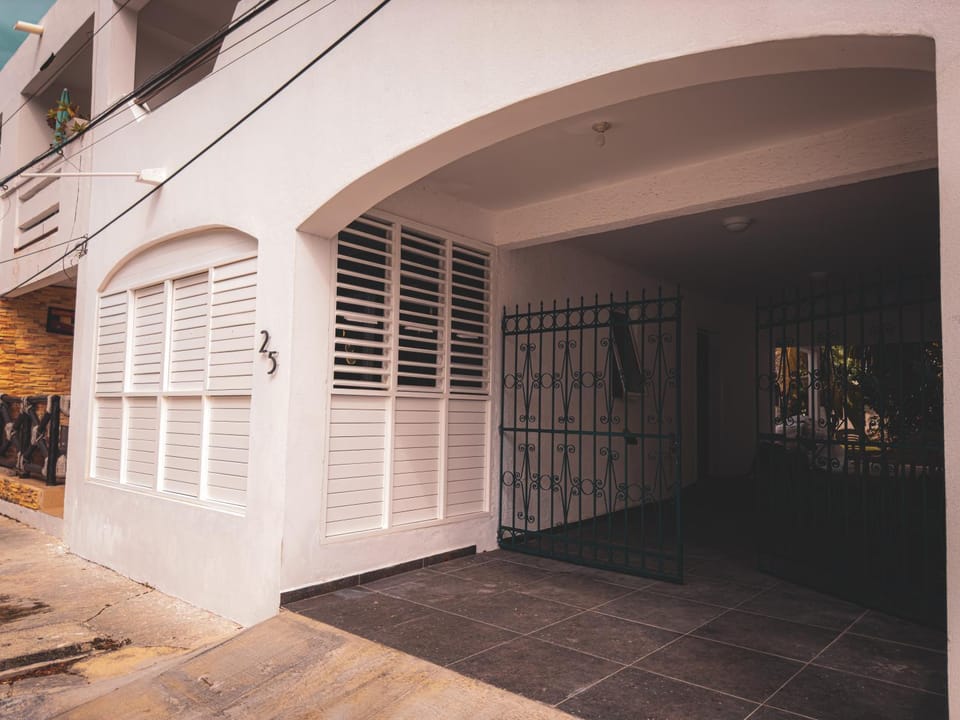 Property building, Facade/entrance