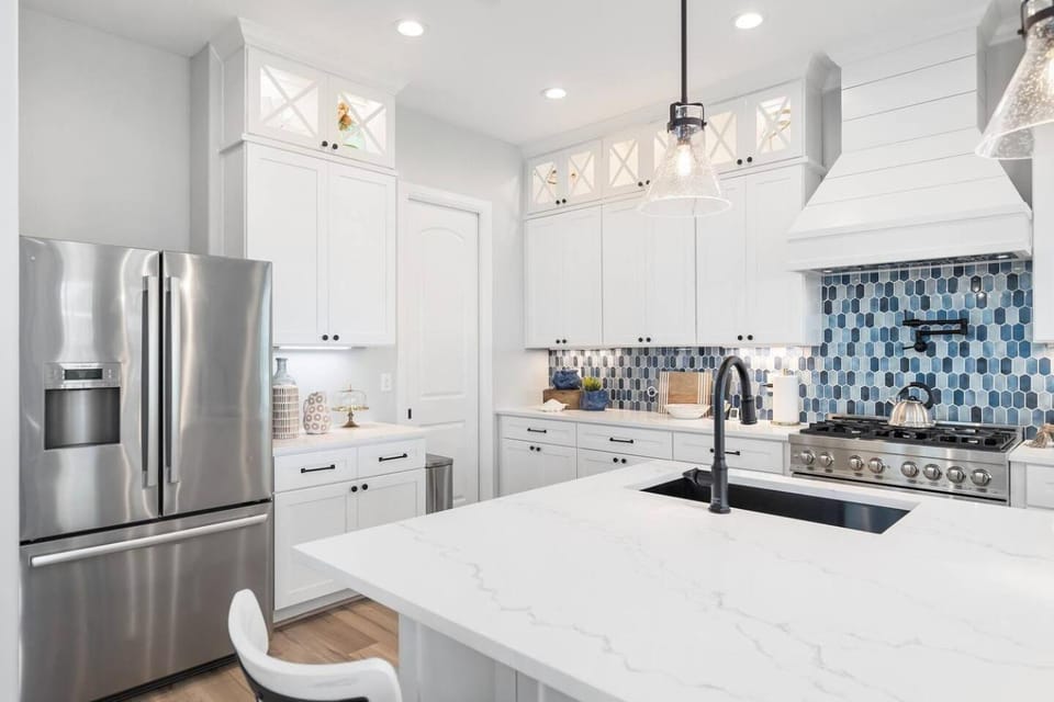 Kitchen or kitchenette, oven, stove