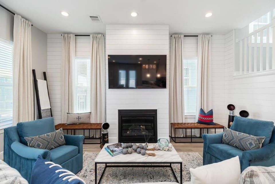 Seating area, fireplace