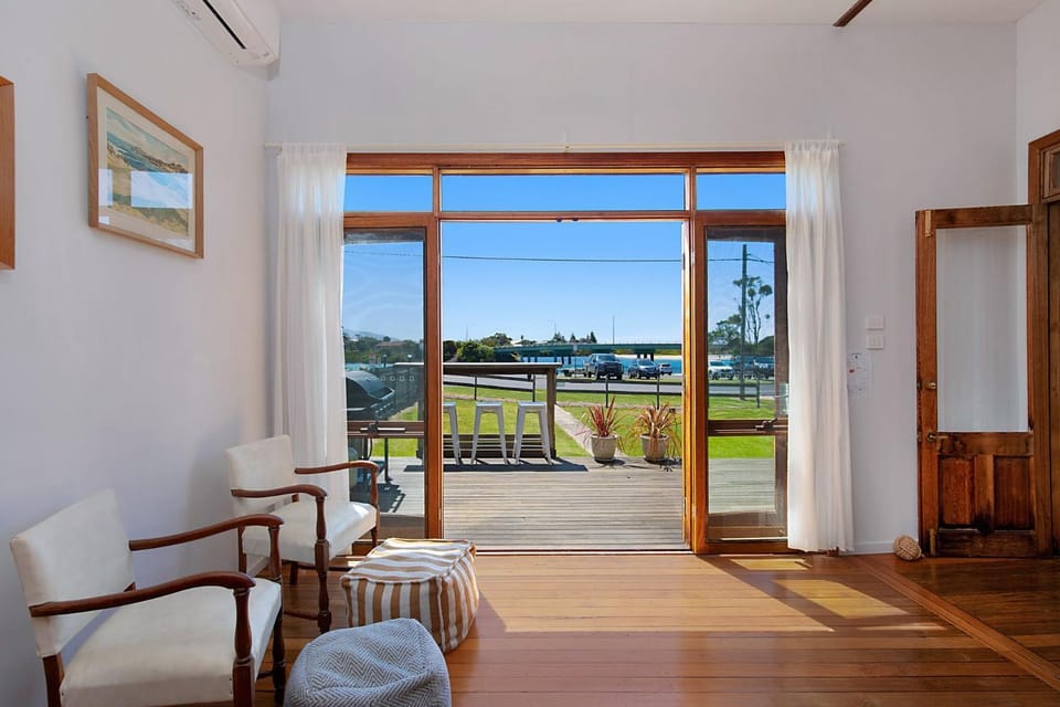 View (from property/room), Living room, Seating area