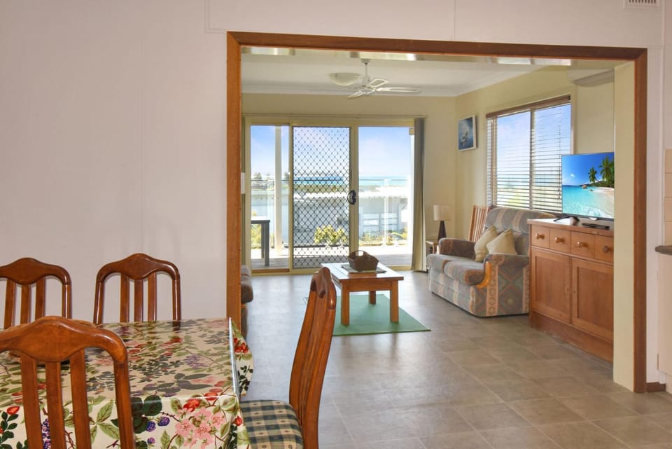 81 Murrah House in Bermagui
