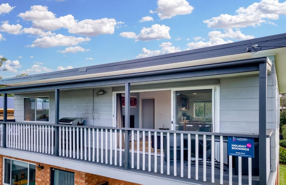 8 Lakeview Drive House in New South Wales