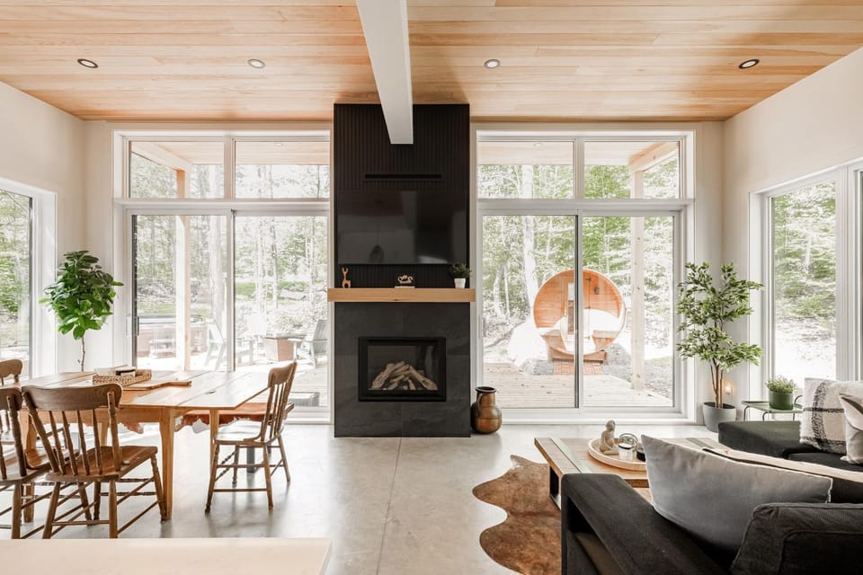 Valhalla Tremblant Cabin Retreat-Your Haven Awaits! Cabin in Quebec