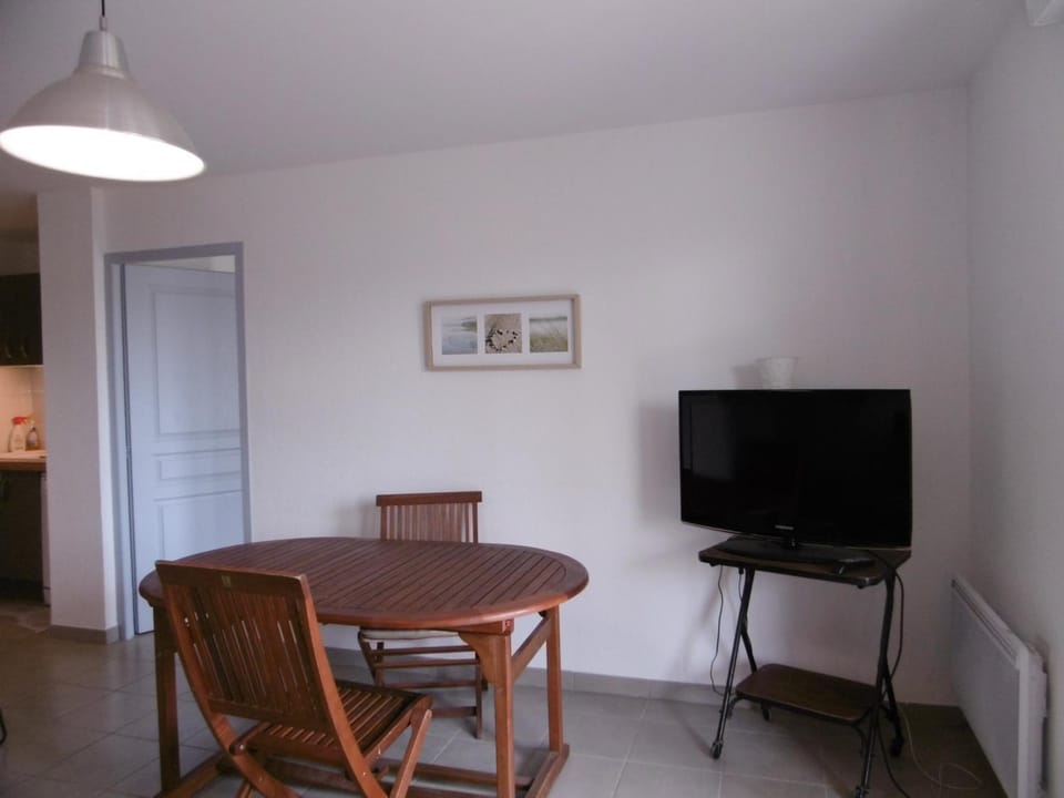 Narbonne Plage - T4 Moderne 70m² - 1er Étage avec Ascenseur - Proche Plage - Parking - 6 Personnes - FR-1-795-20 Apartment in Narbonne
