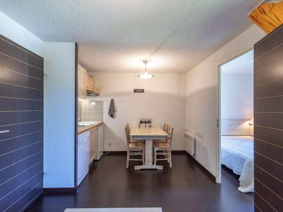 T2 cabine avec balcon, piscine et parking à Luz-Saint-Sauveur, proche commodités et stations de ski - FR-1-402-140 Cabin in Luz-Saint-Sauveur