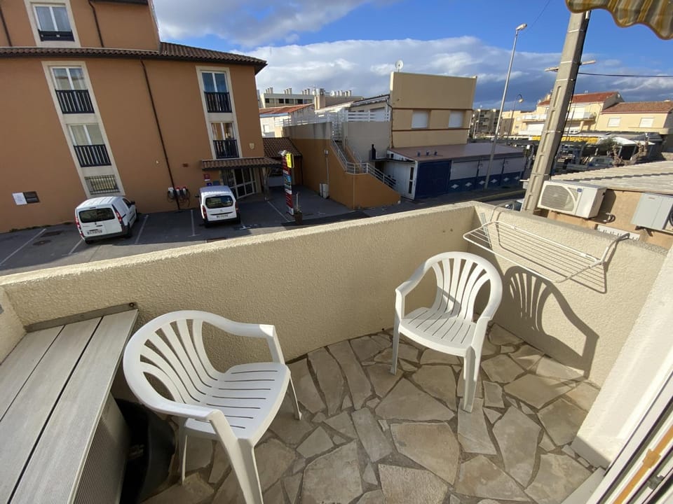 Narbonne-Plage : T2 climatisé, balcon, parking, à 100m de la plage, commerces à proximité - FR-1-795-12 Apartment in Narbonne