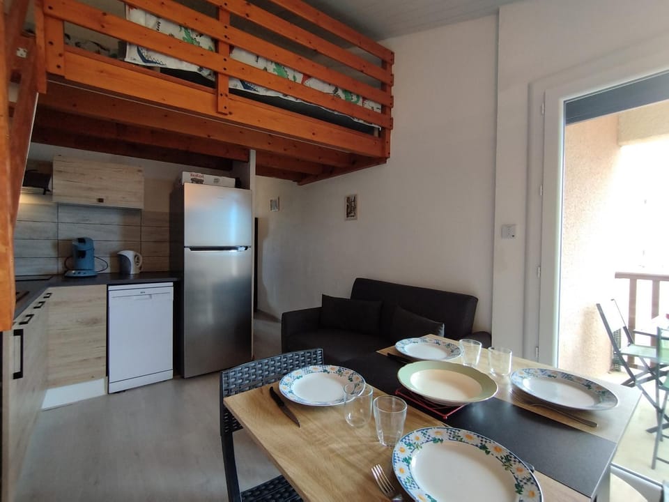 Appartement Moderne T2 Mezzanine - Parking et Terrasse - 5 Pers, Proche Plage - FR-1-795-13 Apartment in Fleury