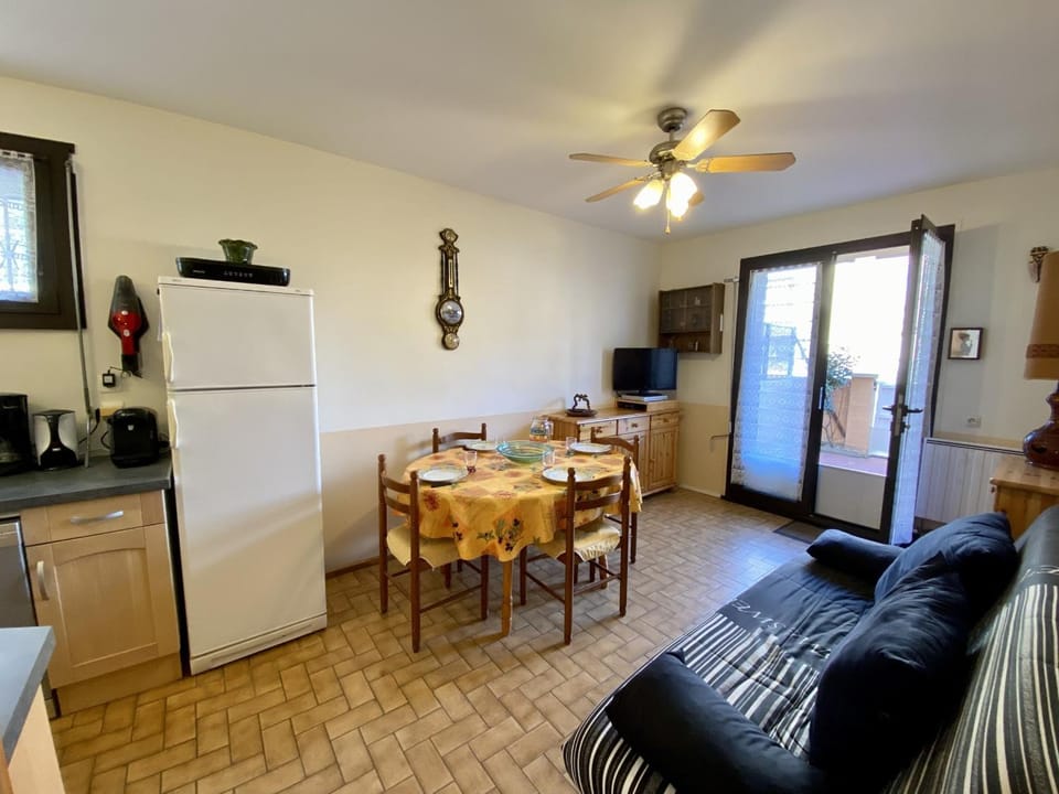 Appartement T3 à Narbonne-Plage - 50m2 - 6 pers, Terrasse - 250m Plage, 500m Commerces - FR-1-795-38 Apartment in Narbonne