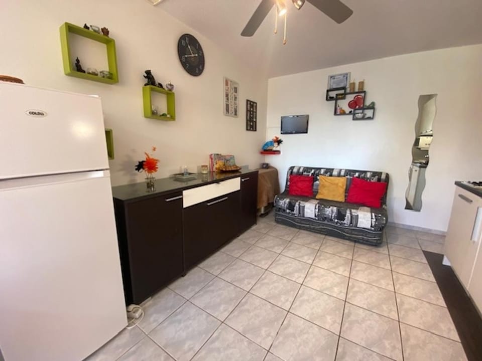 T2 lumineux avec jardin, proche plage à Narbonne – 4 pers, équipement complet, environnement calme - FR-1-795-27 Apartment in Perpignan