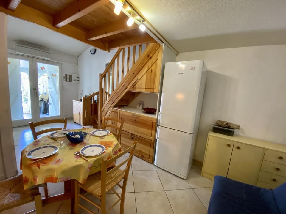 Pavillon T2 Mezzanine - Climatisation - Véranda - Parking - Piscine - 6 Pers - FR-1-795-40 Villa in Fleury