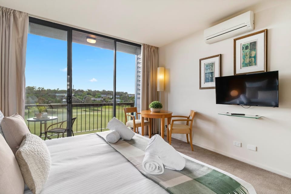 Bedroom, air conditioner