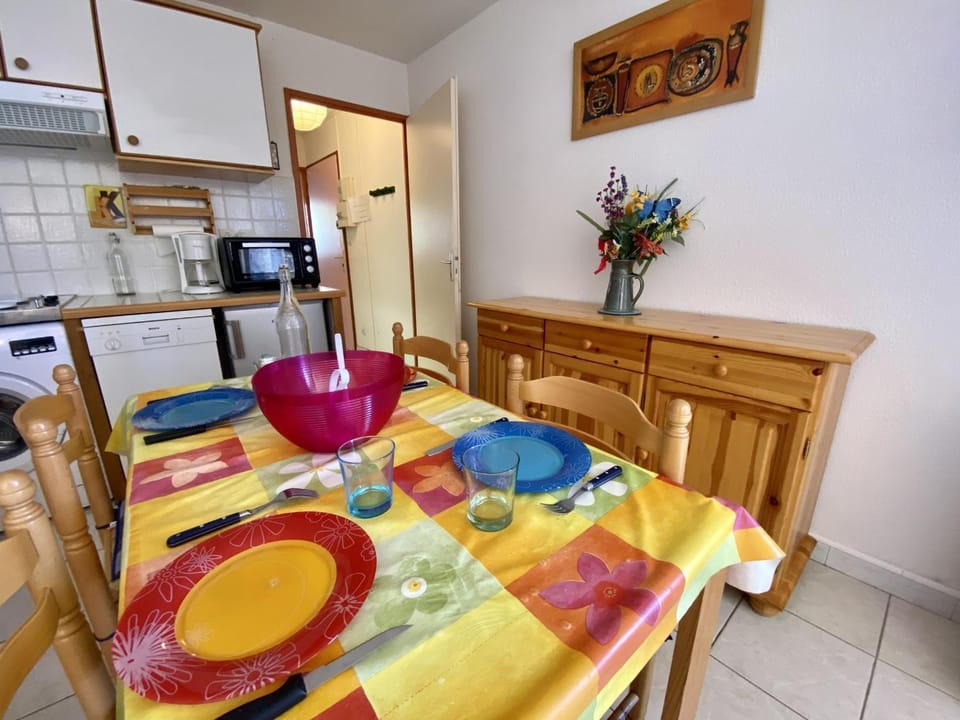 T2 Confortable à Saint-Pierre-La-Mer - 4 Pers, Proche Plage, Tout Équipé, Balcon, Animations à Proximité - FR-1-795-47 Apartment in Fleury
