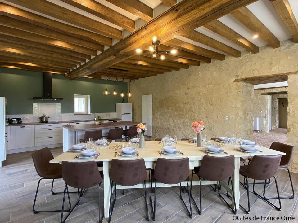 Gîte charmant pour 13 pers avec babyfoot et cheminée - FR-1-497-209 House in Normandy
