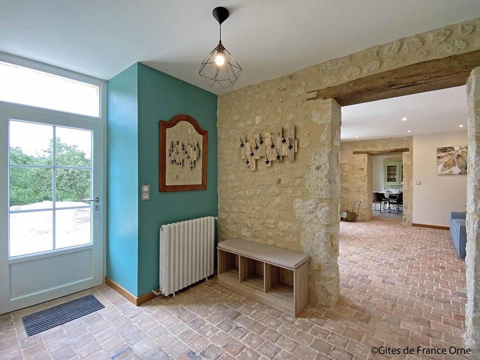 Gîte charmant pour 13 pers avec babyfoot et cheminée - FR-1-497-209 House in Normandy