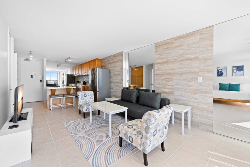 TV and multimedia, Kitchen or kitchenette, Living room, Seating area