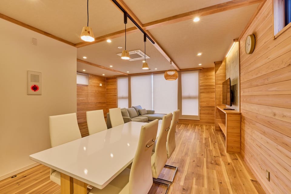 Living room, Dining area