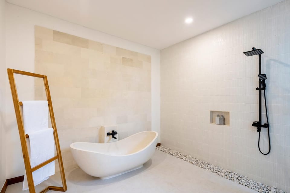 Shower, Bath, towels