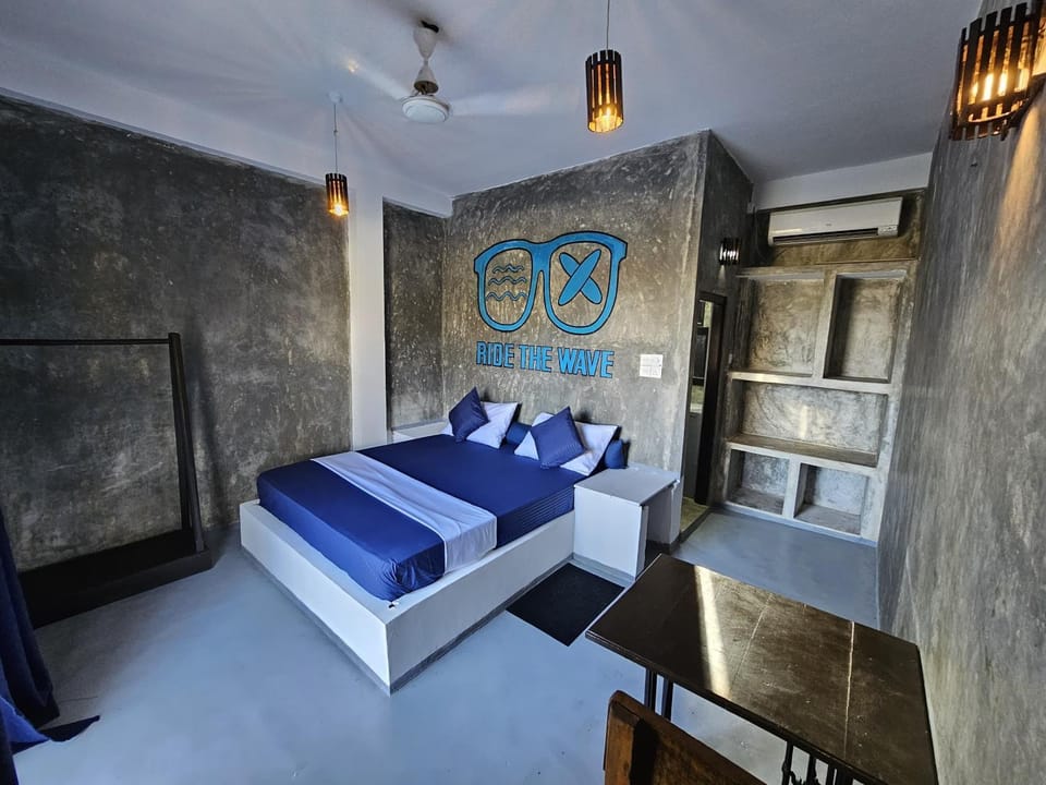 Bed, Photo of the whole room, Bedroom, air conditioner