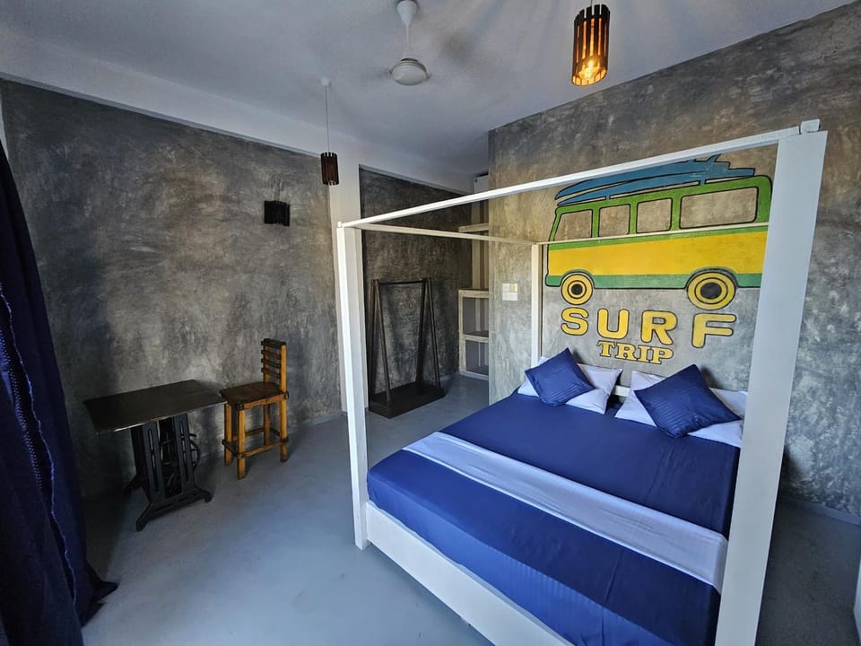Bed, Photo of the whole room, Seating area, Bedroom
