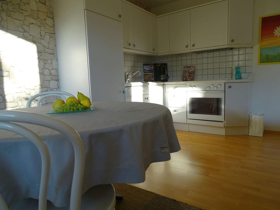 Property building, Kitchen or kitchenette, Living room